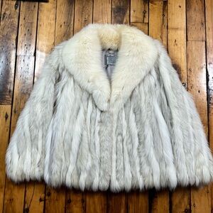 Vintage Saga Fox Women’s Medium Sikver Fox Fur Coat Luxury Designer Retro City